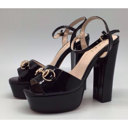 Эксклюзивная брендовая модель Кожаные лаковые босоножки Gucci Leila черные с декоративной пряжкой