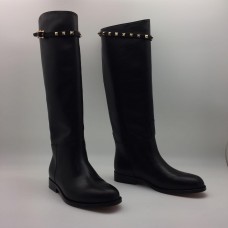 Женские осенние высокие кожаные сапоги Valentino Garavani Rockstud черные