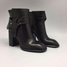 Женские осенние кожаные сапоги Louis Vuitton