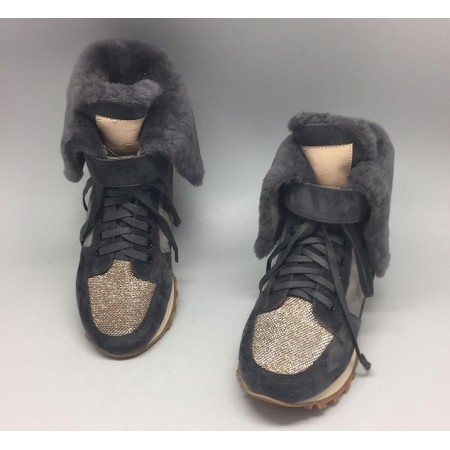 Эксклюзивная брендовая модель Женские зимние замшевые кроссовки Brunello Cucinelli серые с мехом