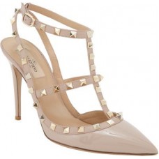 Женские кожаные лакированные туфли Valentino Garavani Rockstud бежевые