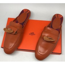 Женские кожаные лоферы Hermes коричневые