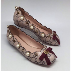 Кожаные балетки Gucci бежевые с жемчугом