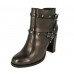 Эксклюзивная брендовая модель Женские кожаные сапоги Valentino Garavani Rockstud черные