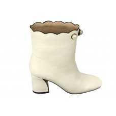 Женские кожаные полусапоги Gucci белые украшены жемчугом