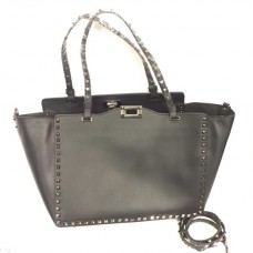 Женская кожаная сумка Valentino Rockstud черная