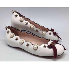 Кожаные балетки Gucci белые с жемчугом