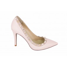 Женские лакированные кремовые туфли Valentino Garavani Rockstud