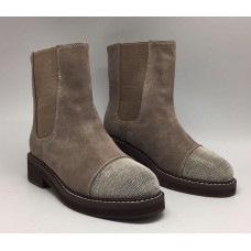 Женские зимние замшевые ботинки Brunello Cucinelli бежевые с украшением