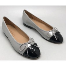 Женские кожаные  брендовые  балетки Chanel Cruise лаковые серые с черным