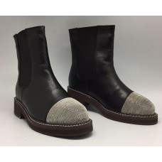 Женские зимние кожанные ботинки Brunello Cucinelli черные с украшением и мехом внутри