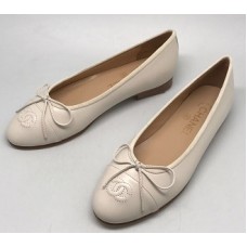 Женские кожаные  брендовые  балетки Chanel Cruise белые 